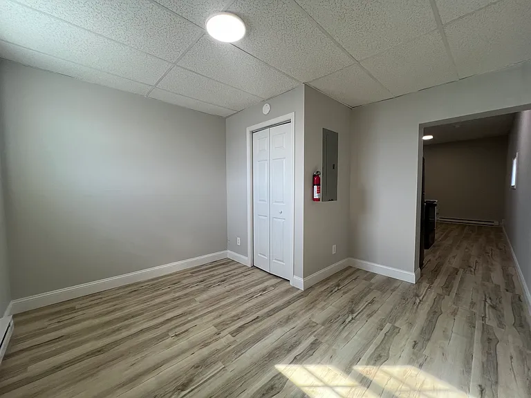 101 Thorn St #18 — Photo 8