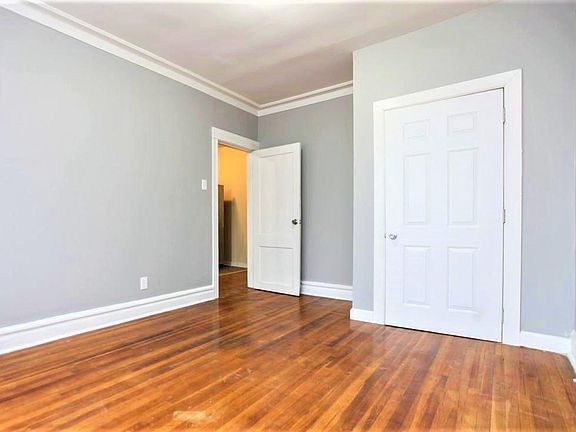 5th image of 6119 S Eberhart Ave