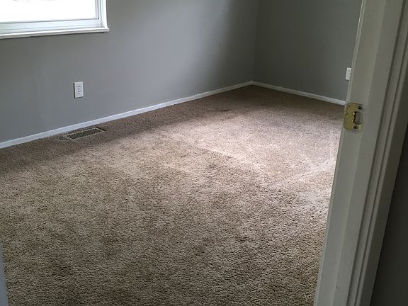 3rd image of 10852 Sprucehill Dr