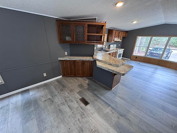 5th image of N5858 8th Ave