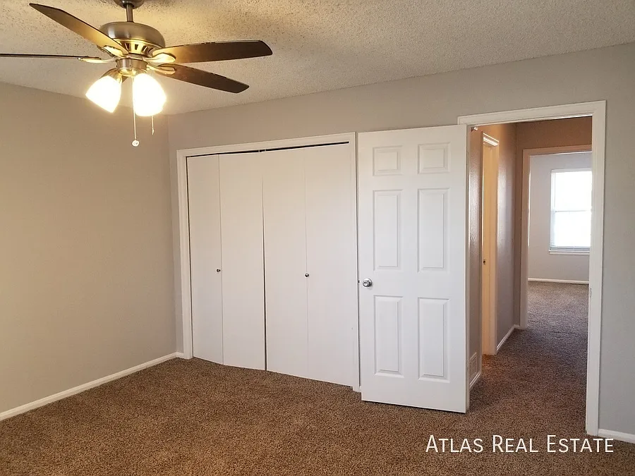 Move In Ready!! Spacious 3 Bed 3 Bath Townhome In Northglenn — Photo 4