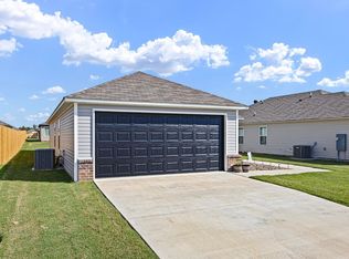 8 Candlelight Dr, Conway, AR 72032