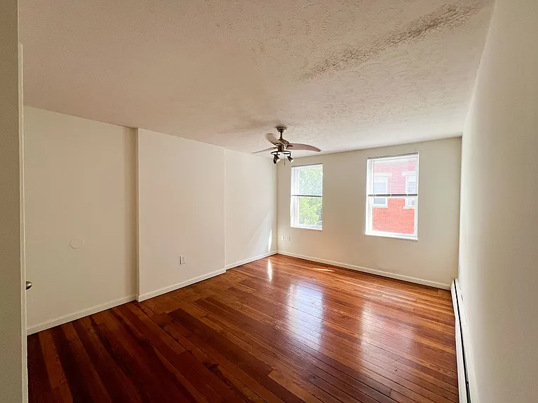 2716 Woodburn Avenue — Photo 6