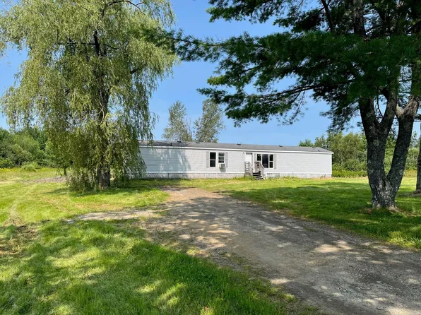 74 S Pleasant Street, Bowdoinham, ME 04008