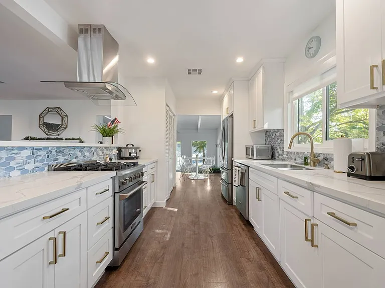 12703 Hatteras St — Photo 33