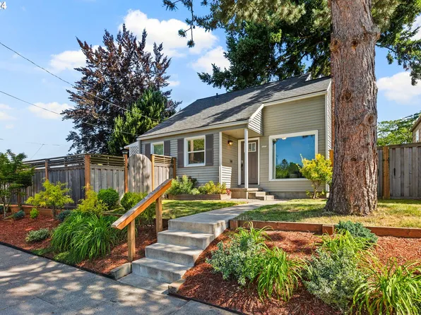 5275 N Bowdoin St, Portland, OR 97203