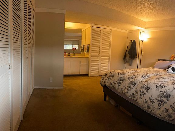 Master suite: Bright and spacious