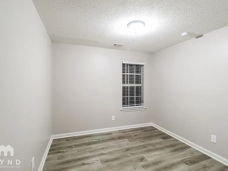 5838 Waggoner Ct — Photo 11