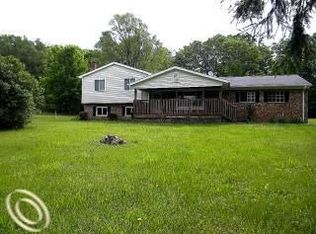 5296 Sherry Ln, Howell, MI 48855