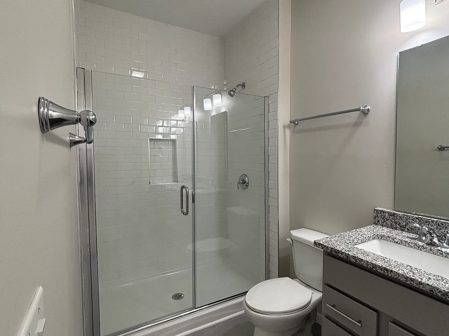 2 bed, 2.5 bath, 1086 sqft, $2,600 — Photo 2
