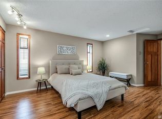 221 218th Pl SW, Bothell, WA 98021