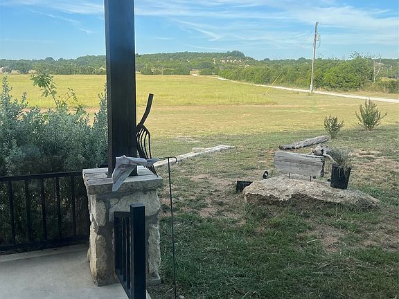 3rd image of 1875 Fm 2136 Rd