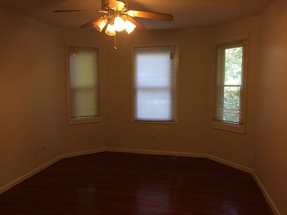 good lighting through out unit