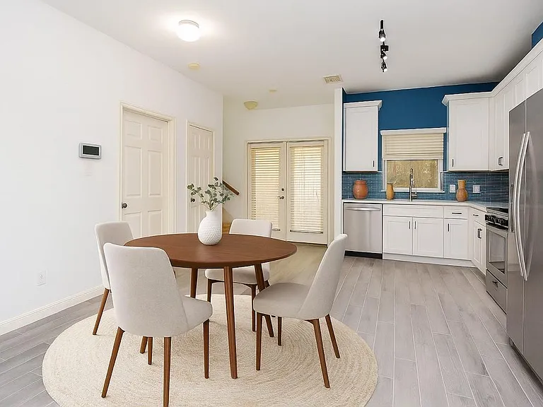 2202 Naomi St #3 — Photo 17