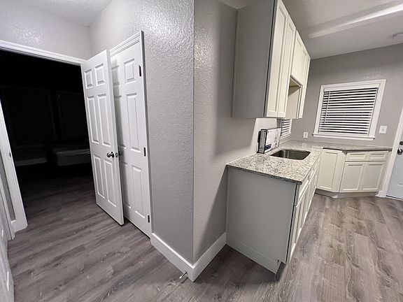 2nd image of 215 Ronnoc Ln #2-W