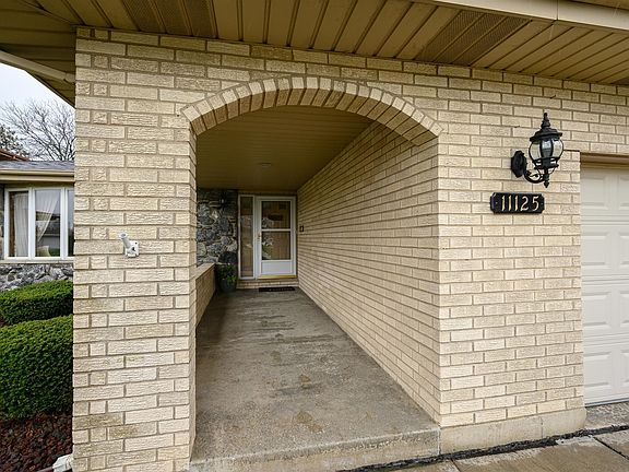 4th image of 11125 Wakefield St