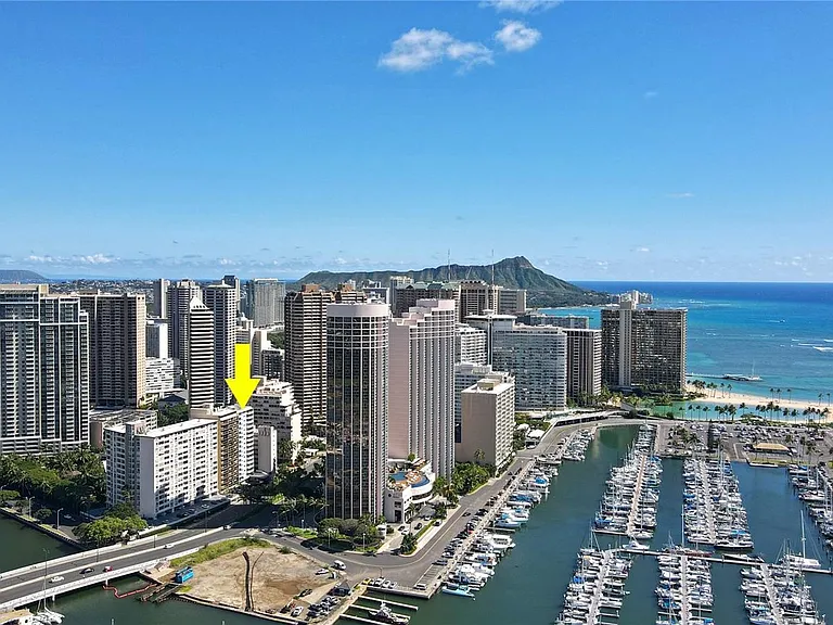 1690 Ala Moana Blvd — Photo 12