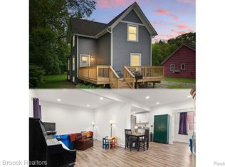 515 W Clinton St, Howell, MI 48843