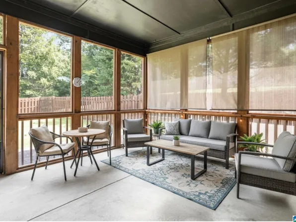 565 Fultonbrook Dr, Fultondale, AL 35068