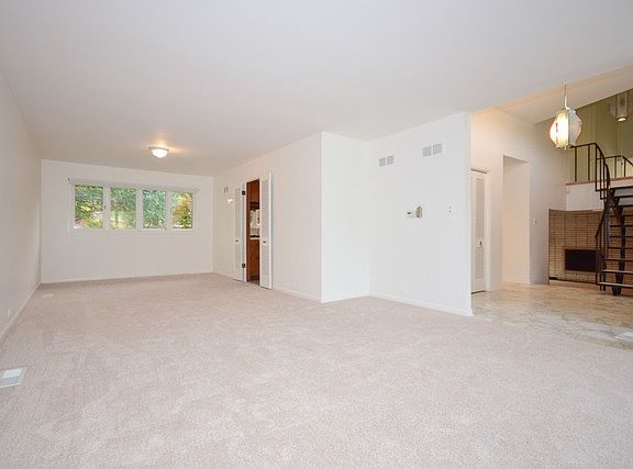 4th image of 9110 Tripp Ave