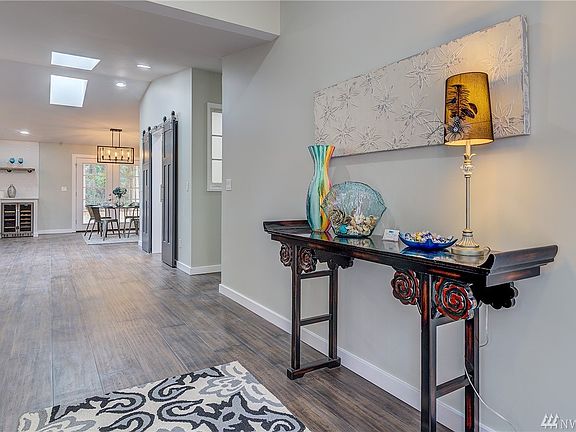 5th image of 16927 Olympic View Dr
