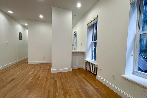 Rented by Corcoran | media 21