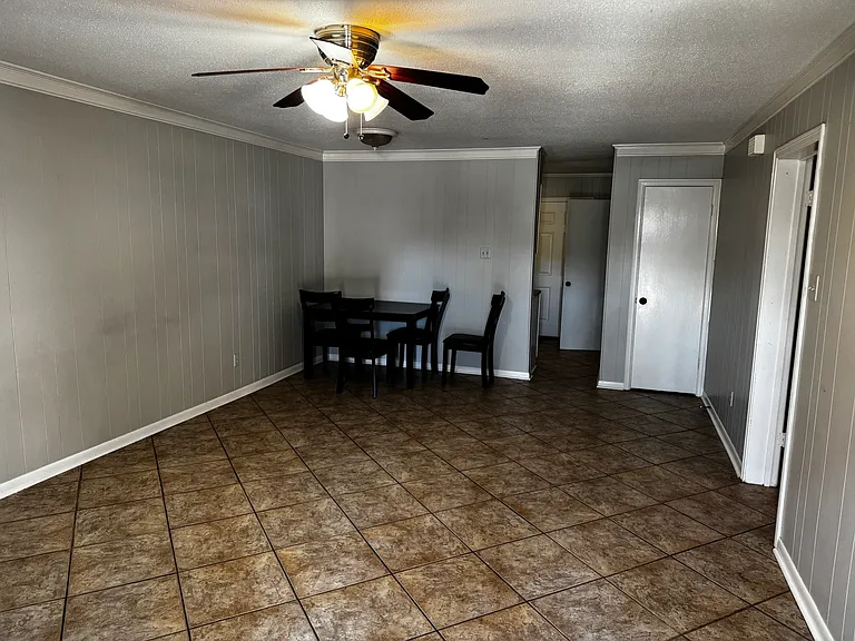 208 General Gardner Ave #105 — Photo 4