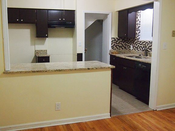 3rd image of 20309 Kingsville St