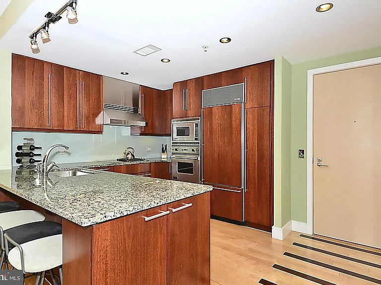 2001 15th St N #1209 — Photo 2
