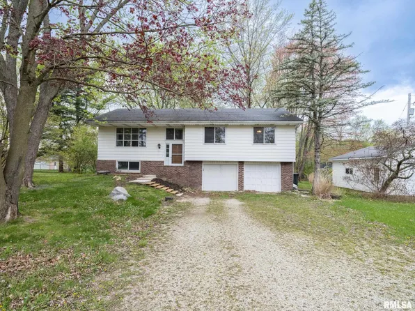 301 N Summit Dr, Washington, IL 61571