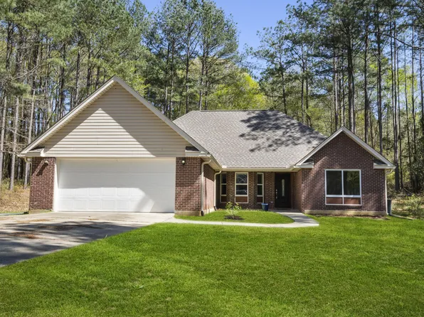 29 Bedford Forrest Ln, Hattiesburg, MS 39401