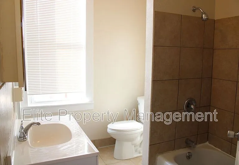 1026 W 13th St — Photo 10