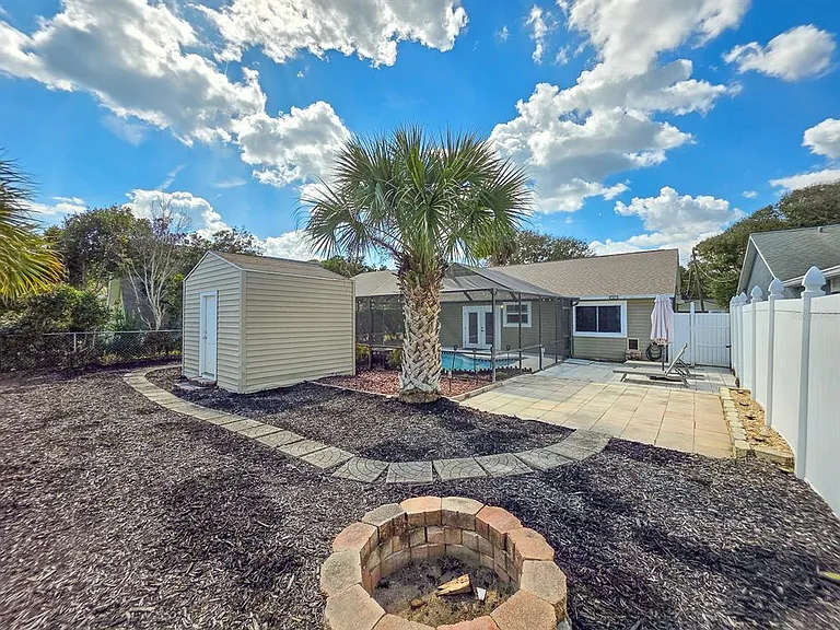 2135 S Flagler Ave — Photo 23