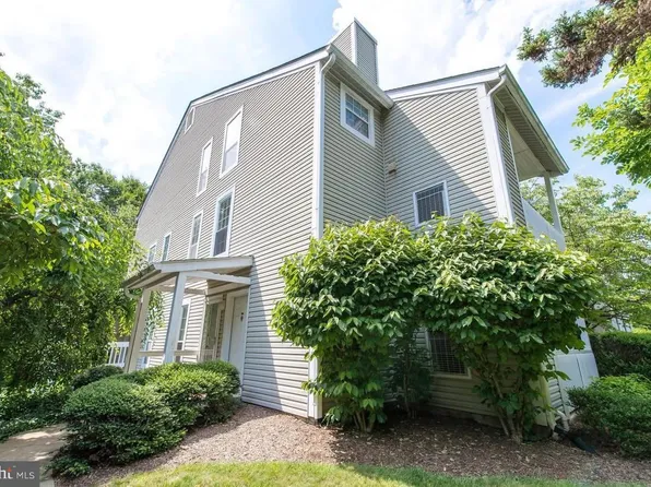 12110 Cardamom Dr Unit 12110, Woodbridge, VA 22192
