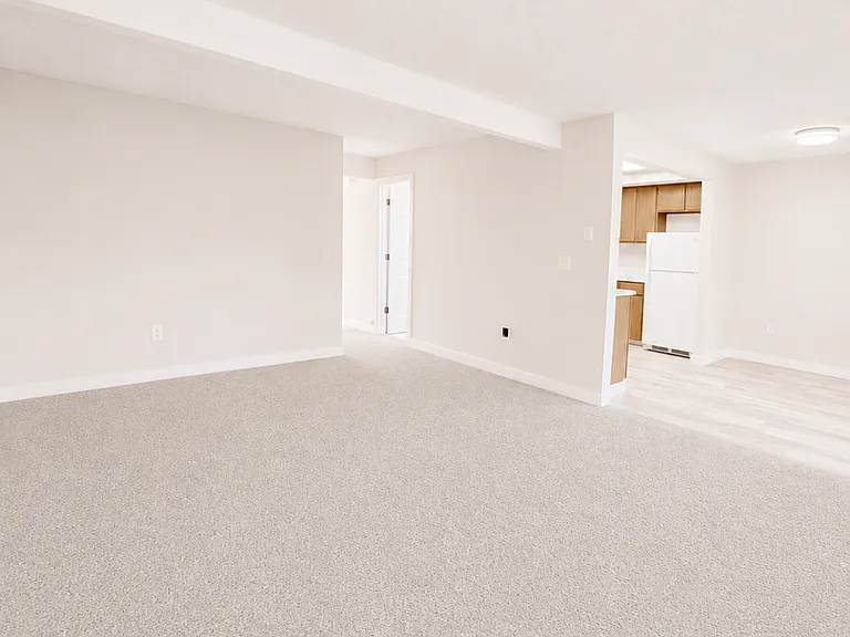 Edmonds Crest Apartments — Photo 14