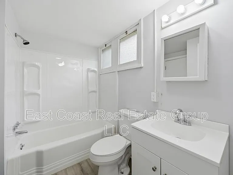 428-430 N Locust St — Photo 3