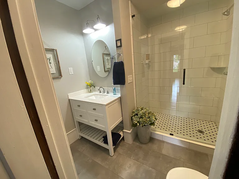 306 E 27th St #3 — Photo 8