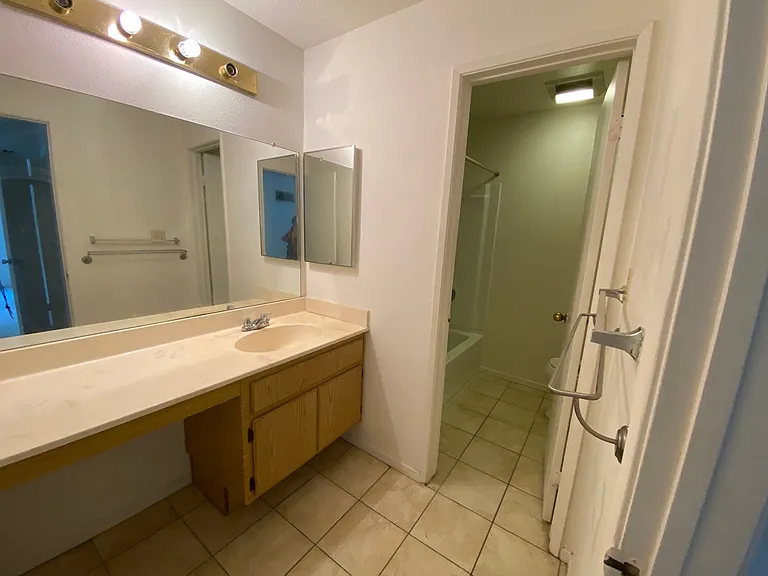 7405 Charmant Dr #2102 — Photo 11