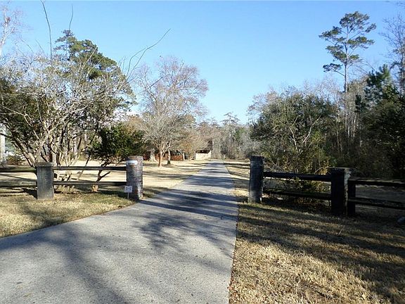 3rd image of 61189 Dogwood Dr
