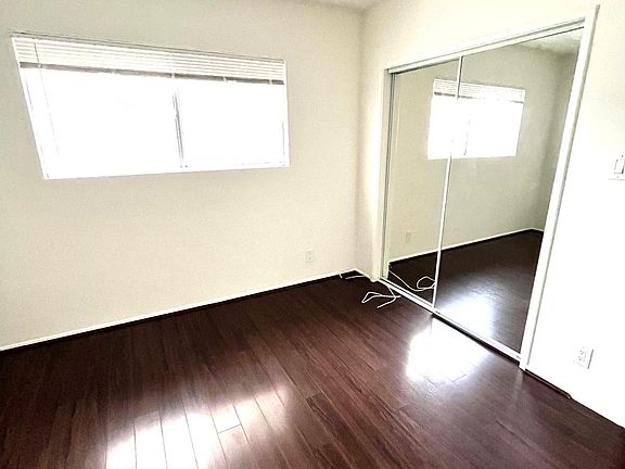 4th image of 4270 W 4th St #15