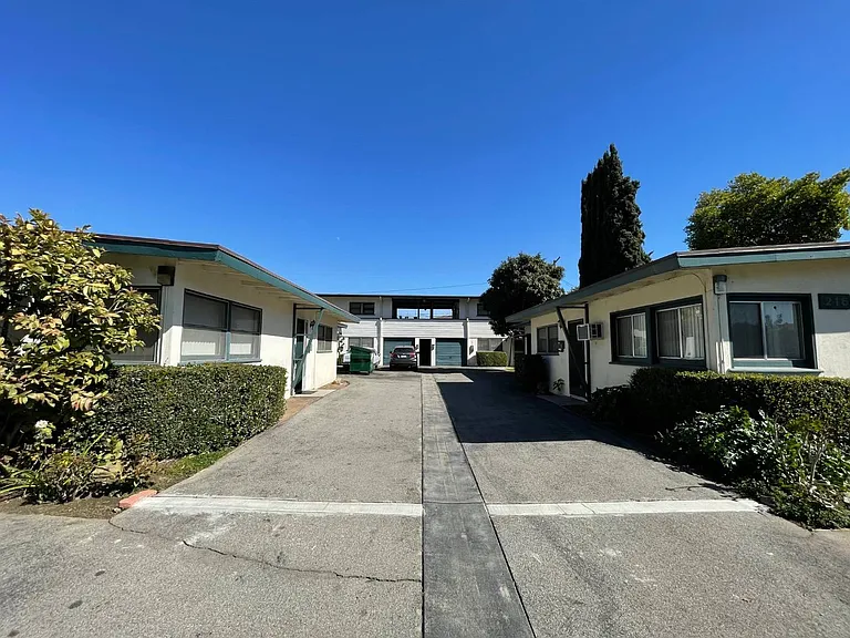 216 Santa Rosa Rd — Photo 1
