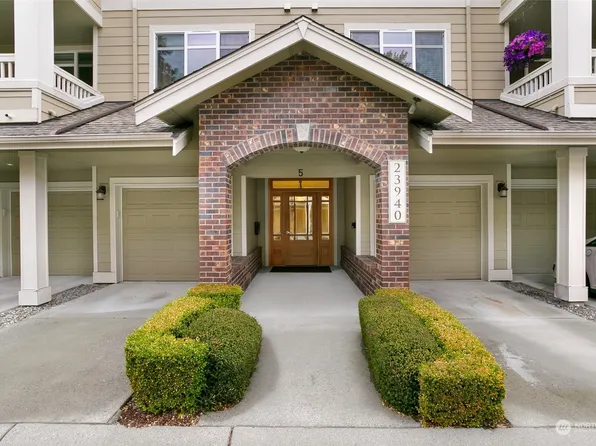 23940 NE 115th Lane #204, Redmond, WA 98053