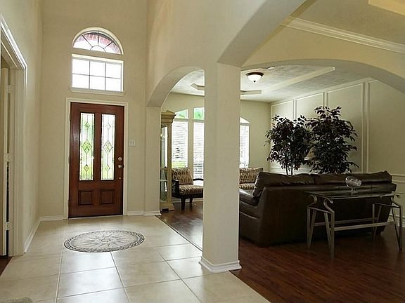 3 car width driveway!