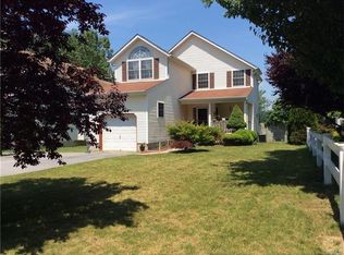39 Melody Ln, Harriman, NY 10926