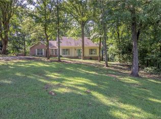 136 Hilton Cir, Deatsville, AL 36022