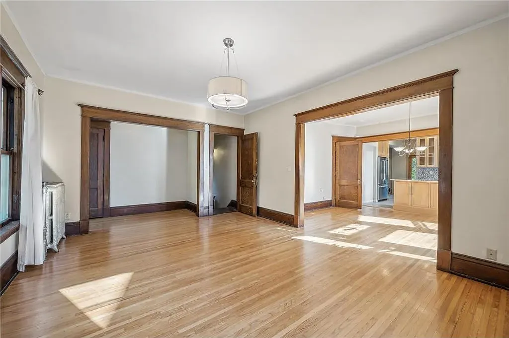 2 bed, 2200 sqft, $3,095 — Photo 3