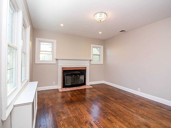 4th image of 522 N 11th St