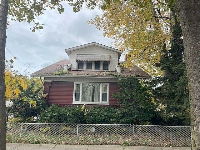 2nd image of 7603 S Ridgeland Ave