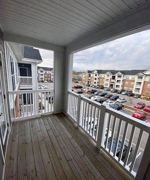 Clairmont at Harbour View Station — Photo 43