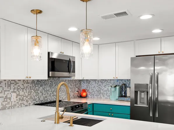 122 S HARDY Drive #8, Tempe, AZ 85281